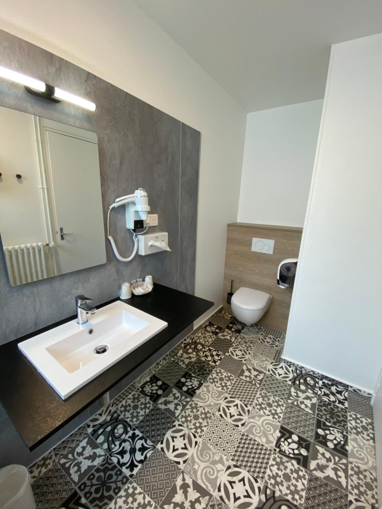 Hotel Du Louvre Cherbourg-en-Cotentin Ngoại thất bức ảnh